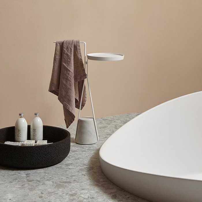 Полотенцедержатель напольный Antonio Lupi Halo HALO4B с полочкой ФОТО