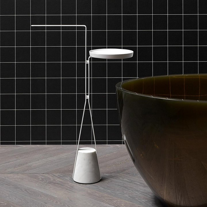 Изображение Полотенцедержатель напольный Antonio Lupi Halo HALO4B с полочкой