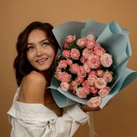 Букет из 9 кустовых пионовидных нежно-розовых роз