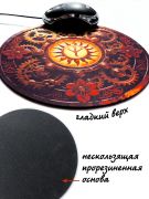 Гладкая поверхность компьютерного коврика обеспечивает легкое скольжение мыши.