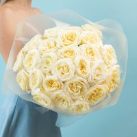 25 пионовидных роз (сорт Кендл Лайт)