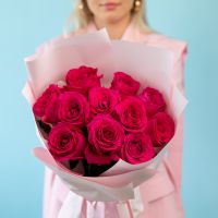 11 розовых роз в упаковке (60см)