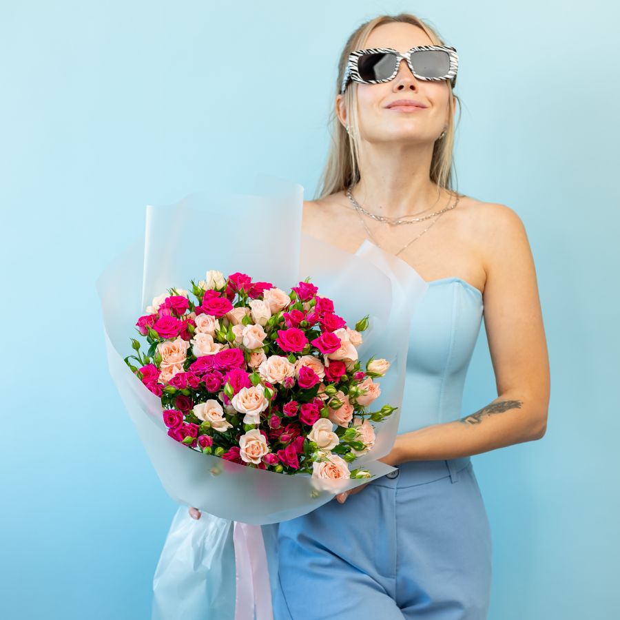 Кустовая роза микс 15 шт