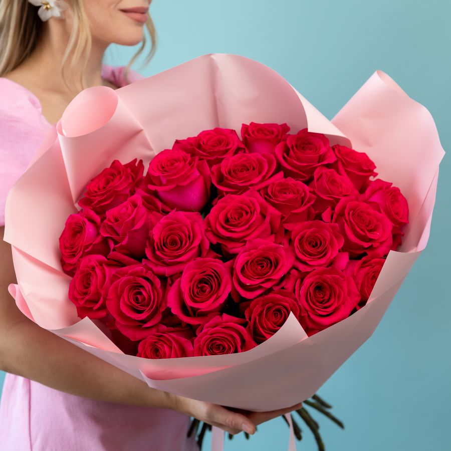 25 розовых роз 50см