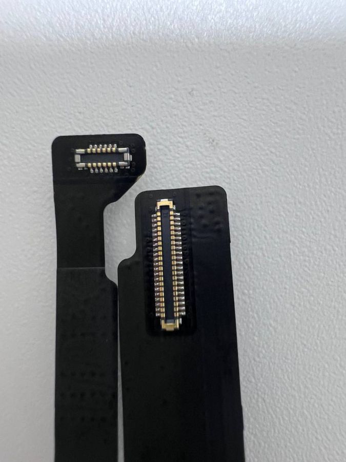 Apple iPhone 16 нижний шлейф с разъёмом зарядки оригинал с разбора (снятый) сиреневый