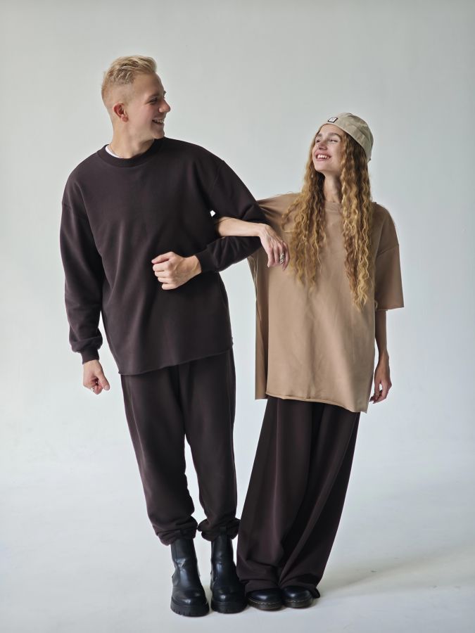 Брюки с защипами шоколад