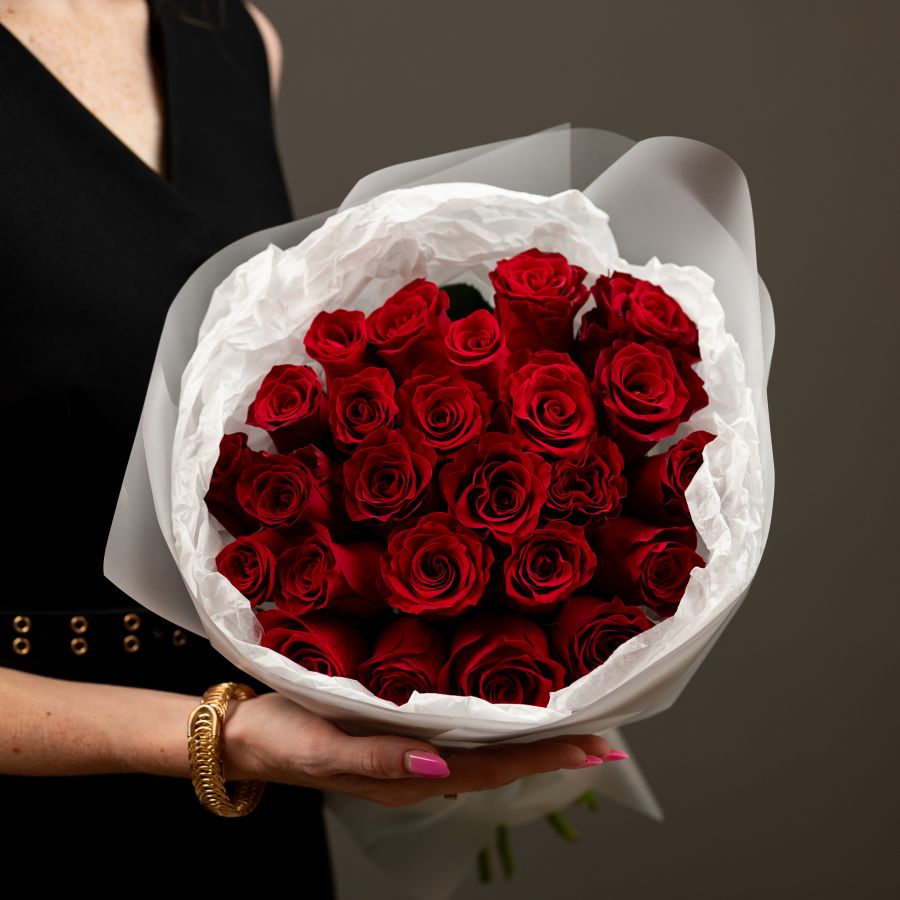 25 красных роз (кения 40см)