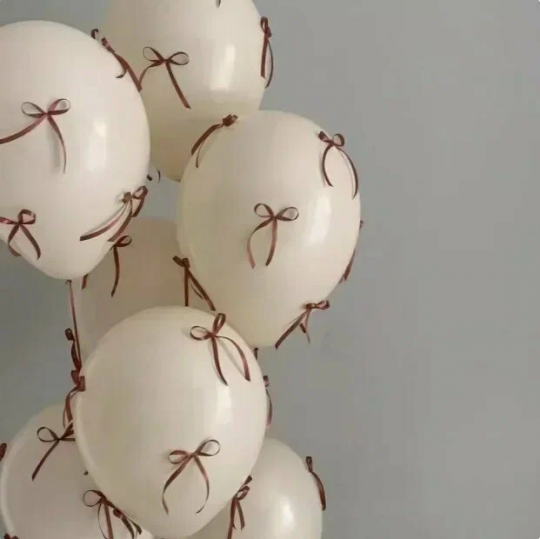 Шар латексный с бантиками (любой цвет) с гелием