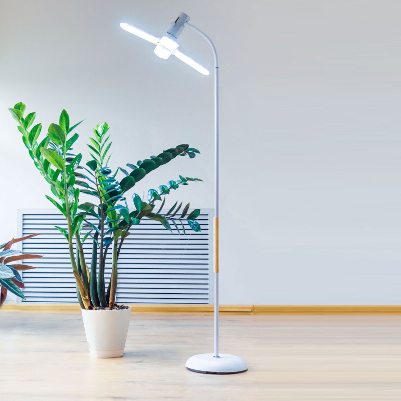 Напольный торшер с лампой