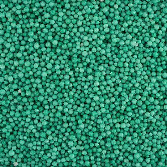 Зеленые мелкие пенопластовые шарики