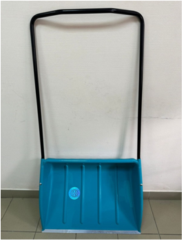 Скрепер-волокуша ФИШКАРС для уборки снега (цветной). Габариты 740х570х1495 мм, алюм. планка.