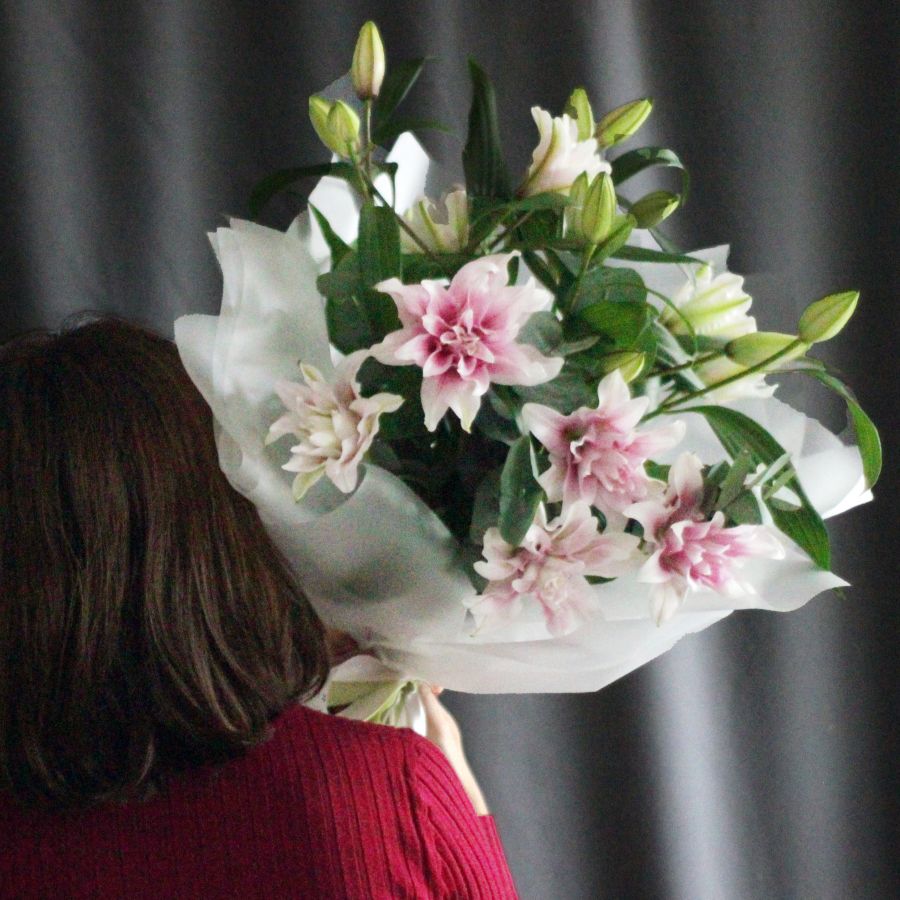 Букет из махровых лилий 5 шт