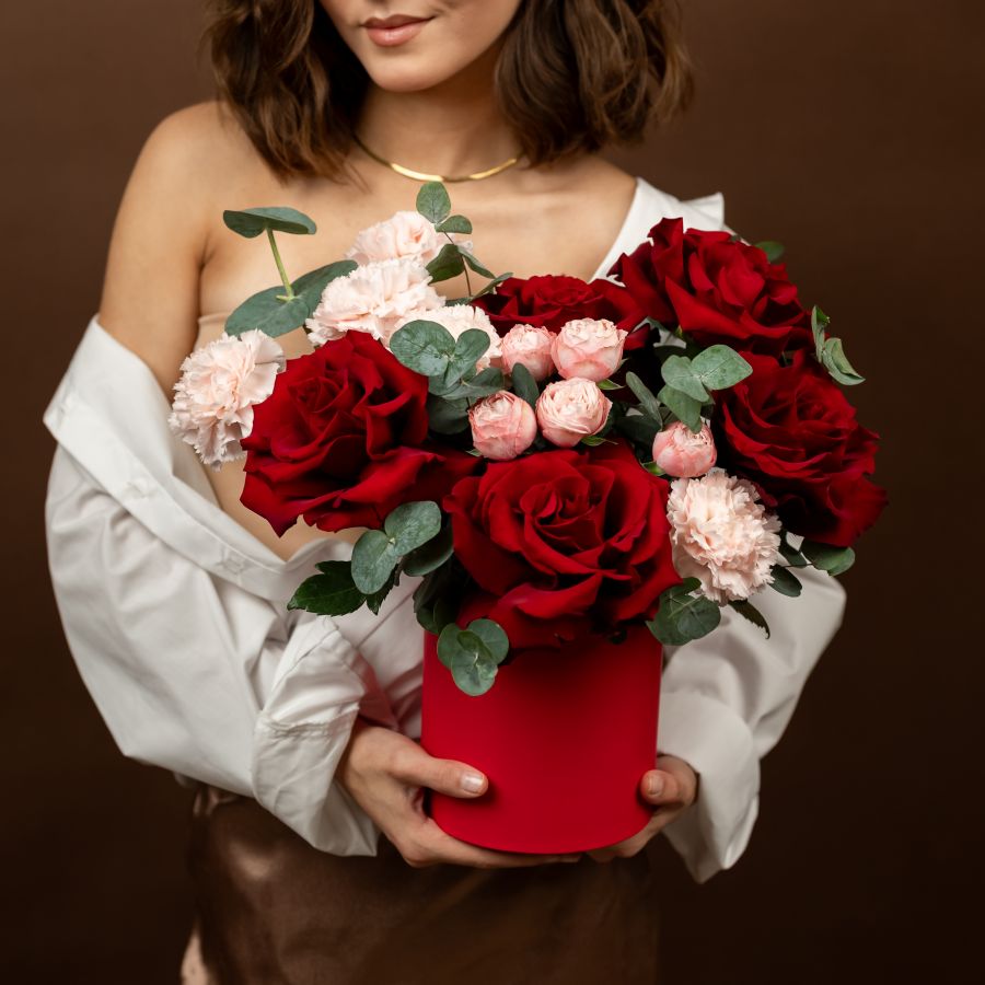 Шляпная коробка с французкими розами S