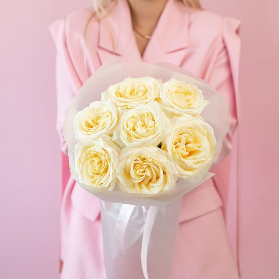 Пионовидная роза кремовая от 7 шт