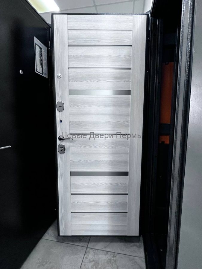 TRUST MASS MP Антрацит букле Ясень ривьера айс стальная дверь