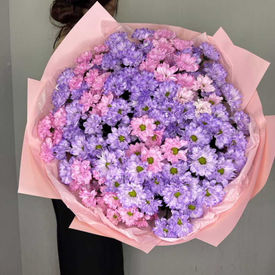 Поцелуй рассвета: XXL букет из кустовых хризантем