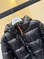 Пуховик женский MONCLER