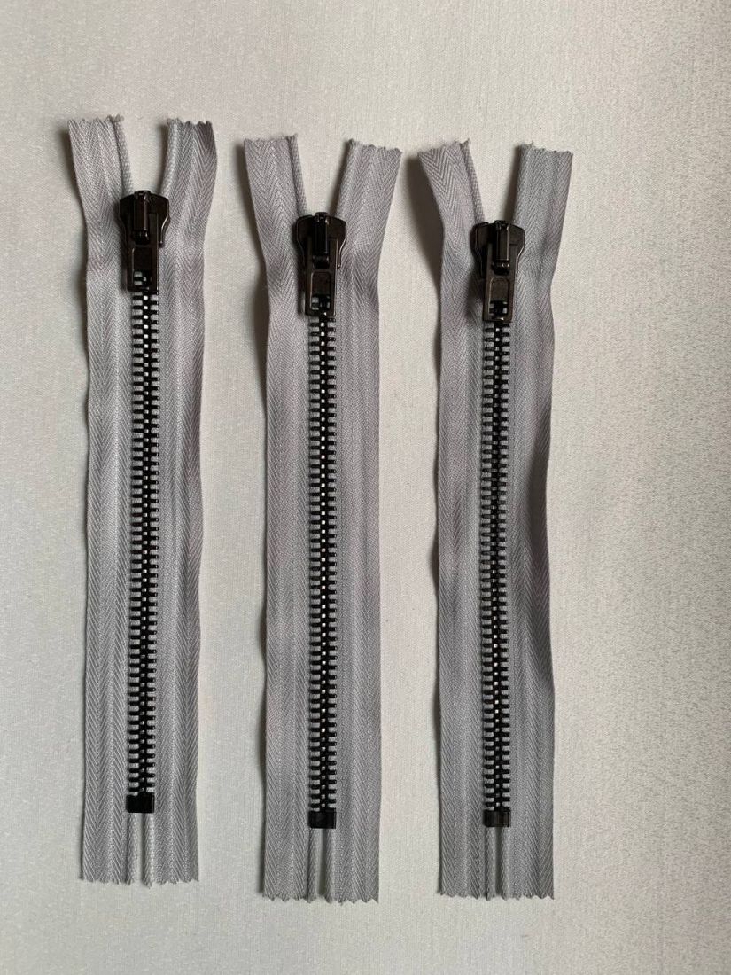 Молния металлическая