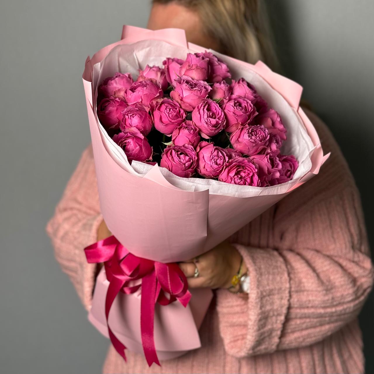 Пионовидные розы Мисти