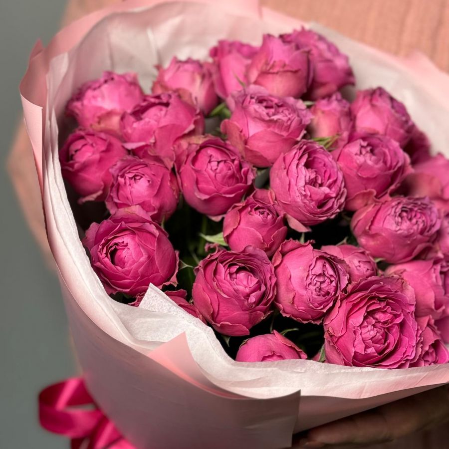 Пионовидные розы Мисти