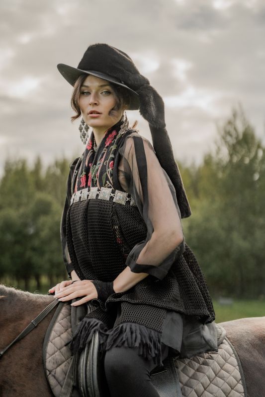 Шарф из черной норки - аксессуар 2 в 1