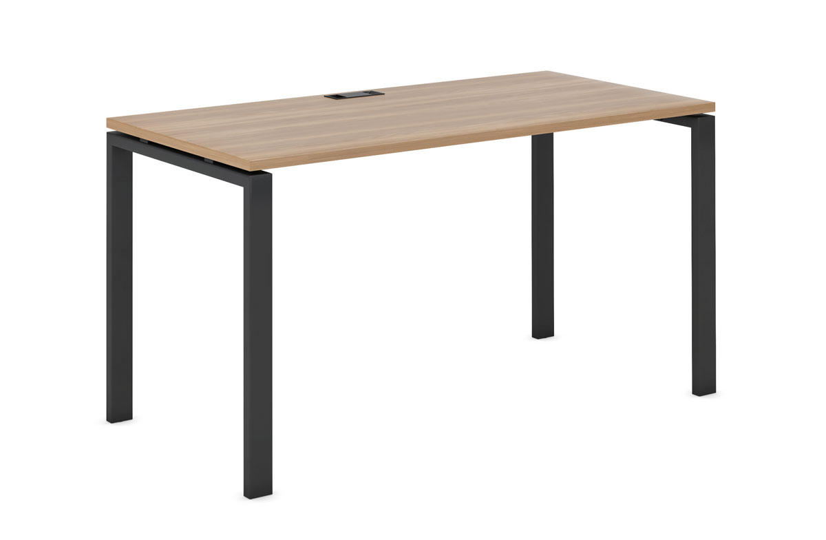 Стол письменный на П образном м/к 60х30 гл. 700мм