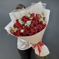 Роза 100см с эвкалиптом Роза 100см с эвкалиптом