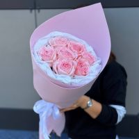 7 пионовидных роз