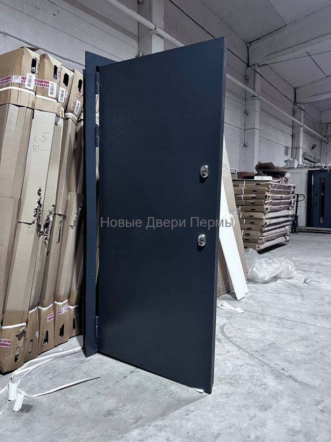 Входная дверь Страж 3К Тепло с терморазрывом и зеркалом овал