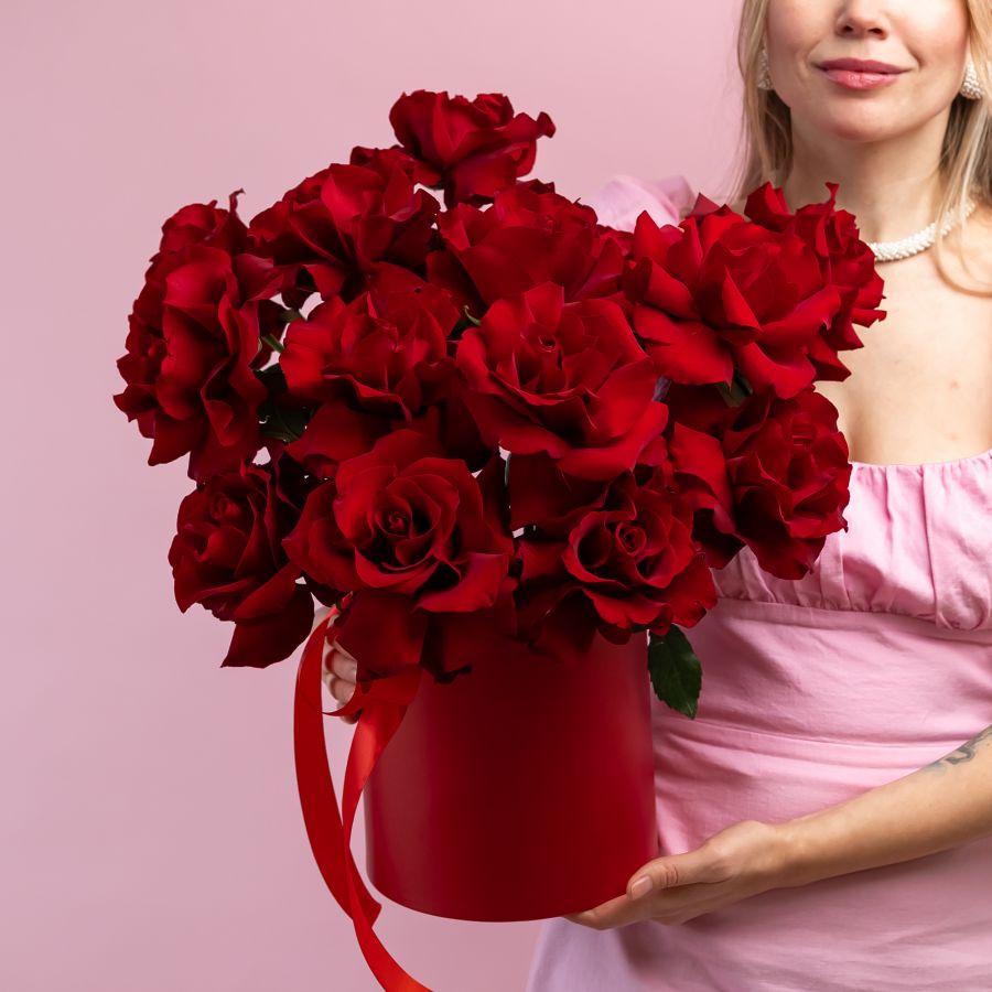 15 французских роз в шляпной коробке (сорт Эксплорер)