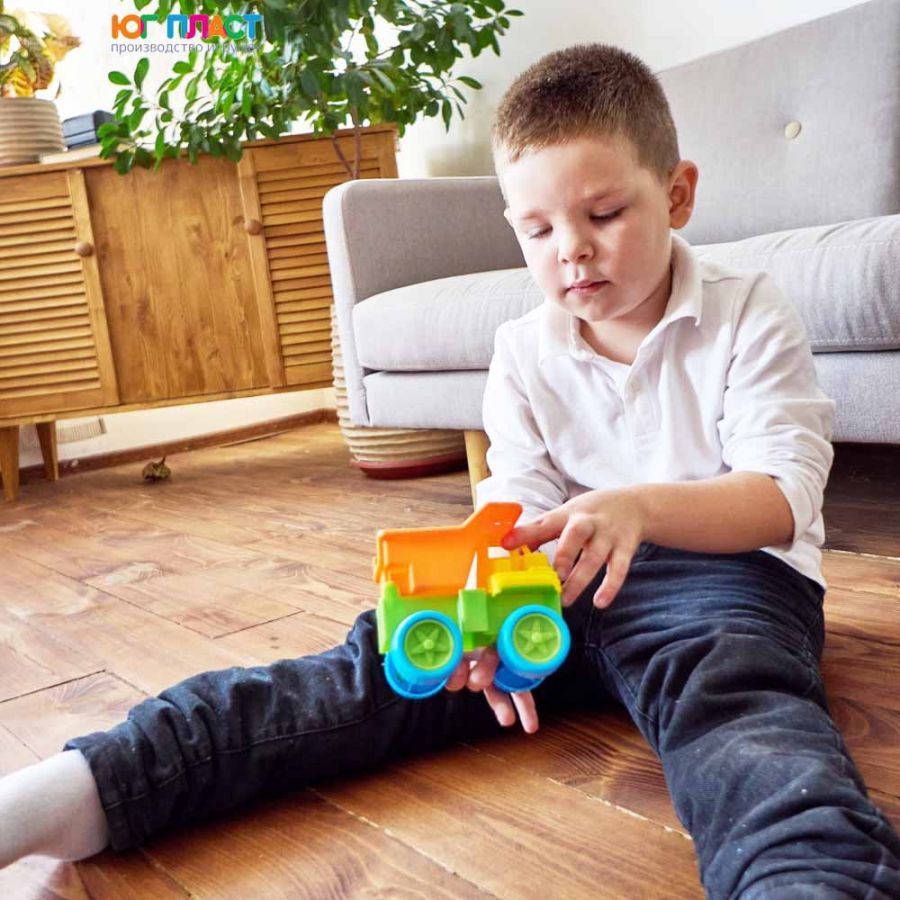 Машинка грузовик "Кузя"