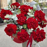 11 ажурных пионовидных роз Хартс в коробке