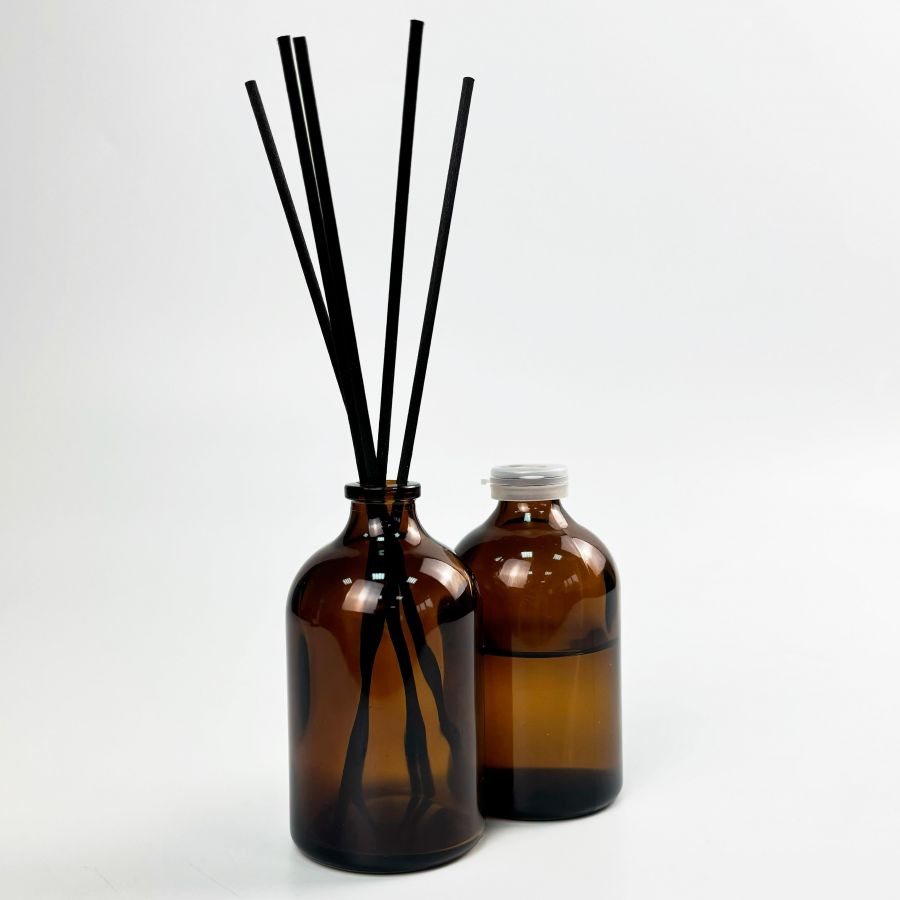 Флаконы 100 мл для диффузоров Labdevices, темное стекло 3-го класса, круглый скат, G20, гладкое горло, с пласт., пробкой, 63 шт/упак