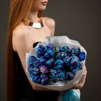 25 космических тюльпанов