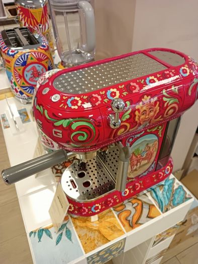 Smeg ECF01DGEU (уценка)