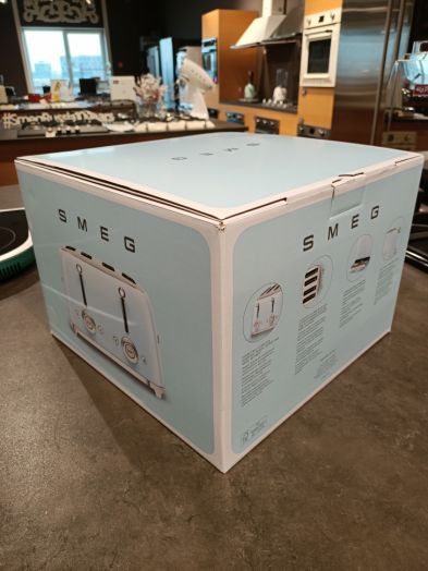 Smeg TSF03PBEU (уценка)