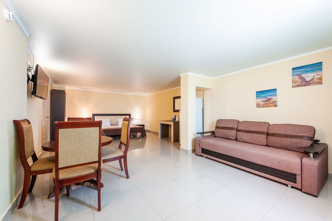 Семейный номер с террасой на 3-4х гостей и видом во двор в (Корпус К)