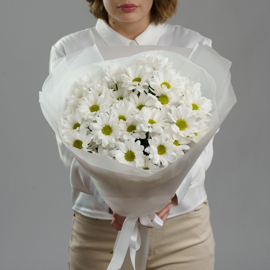 Букет из белых хризантем