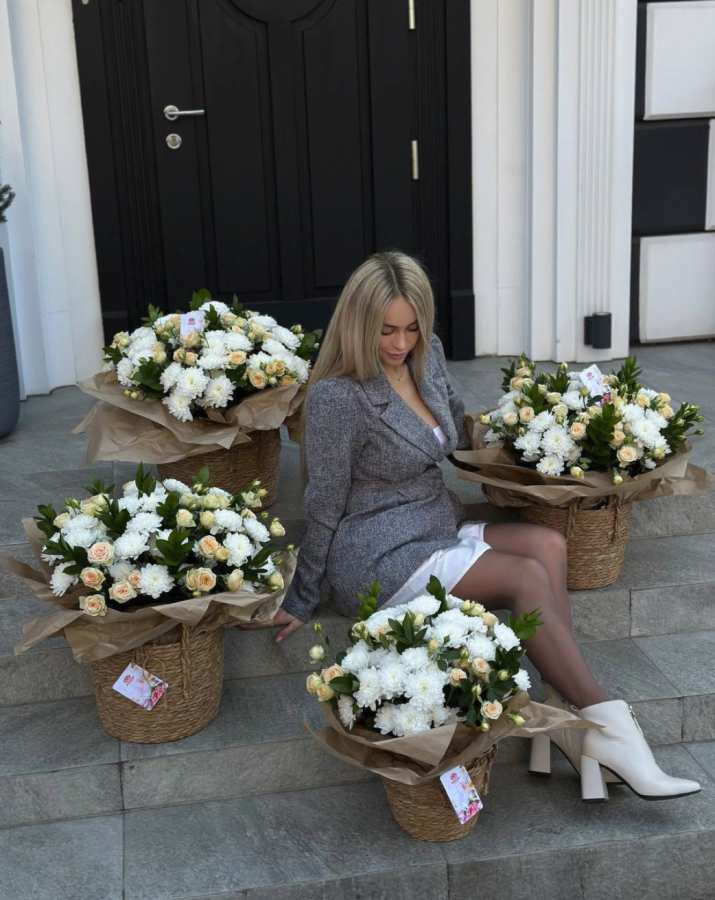 WOW корзины с хризантемой и кустовой розой