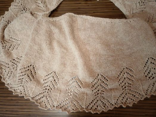 Полугруглая шаль из 100% шерсти ""Винтажный беж"