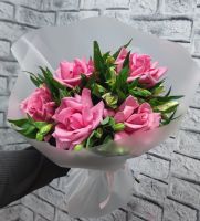 Нежные розы с альстромерией