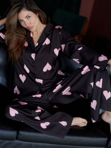 Пижама шелк с брюками  AIPINGNA 5305 (черная с розовыми сердечками)