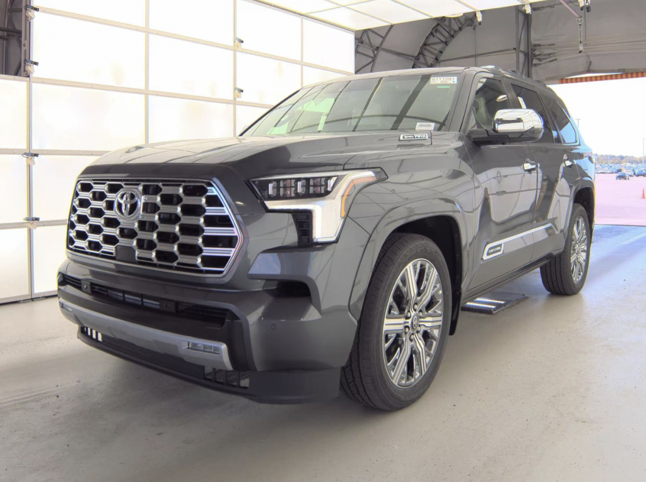 Toyota Sequoia / 2025