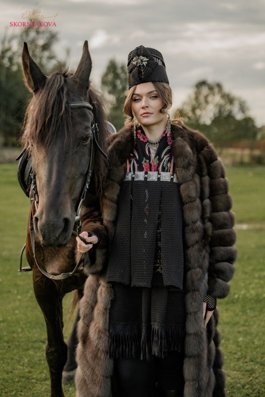 Шуба из темного соболя баргузинского в натуральном цвете