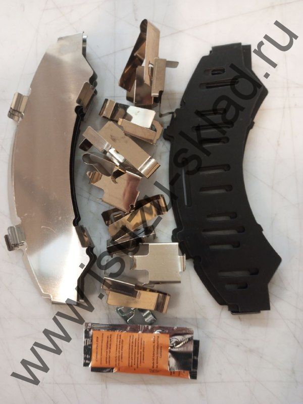 Пластина фиксатор колодок npr75/nmr85/hino300 комплект