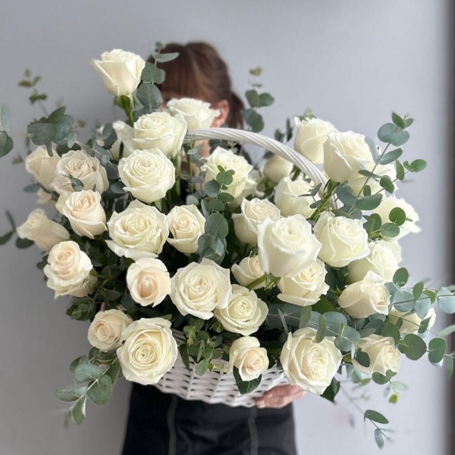 Козина "Жемчужина"/розы Эквадор-51 шт/эвкалипт