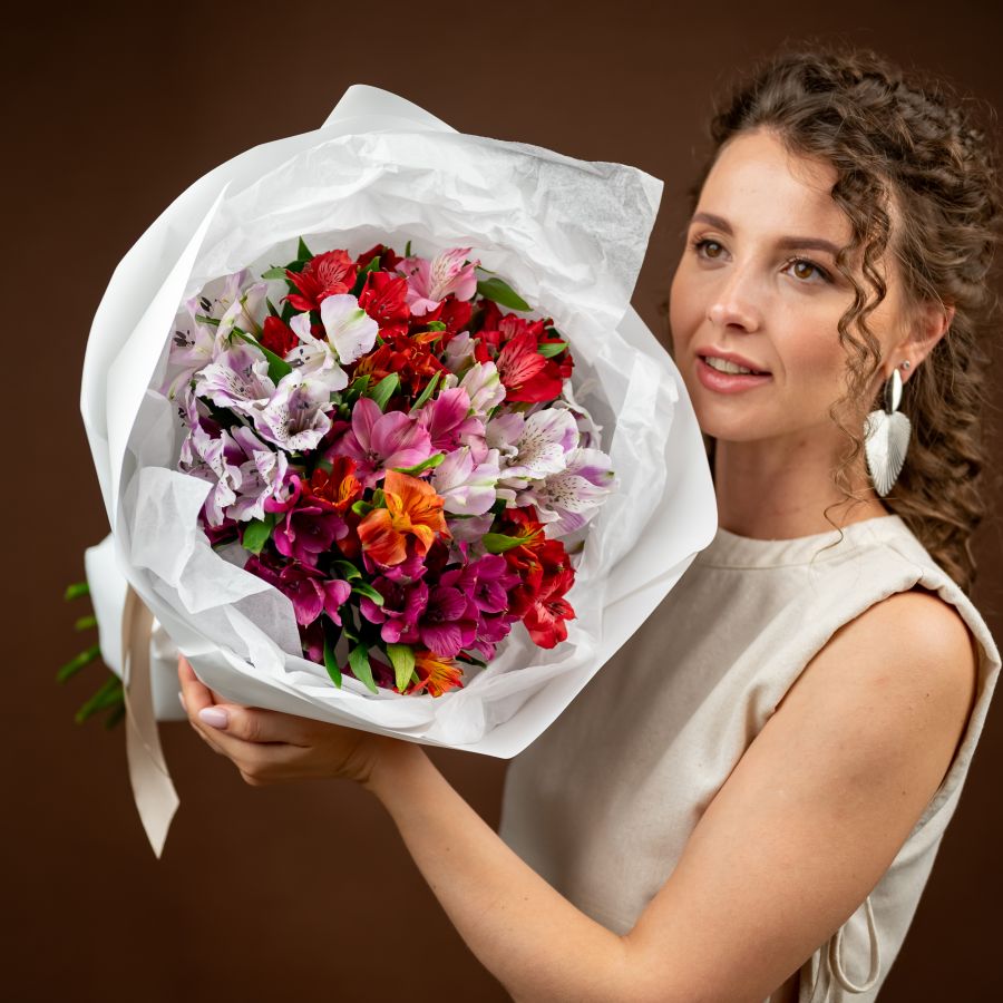 Букет из 15 альстромерий