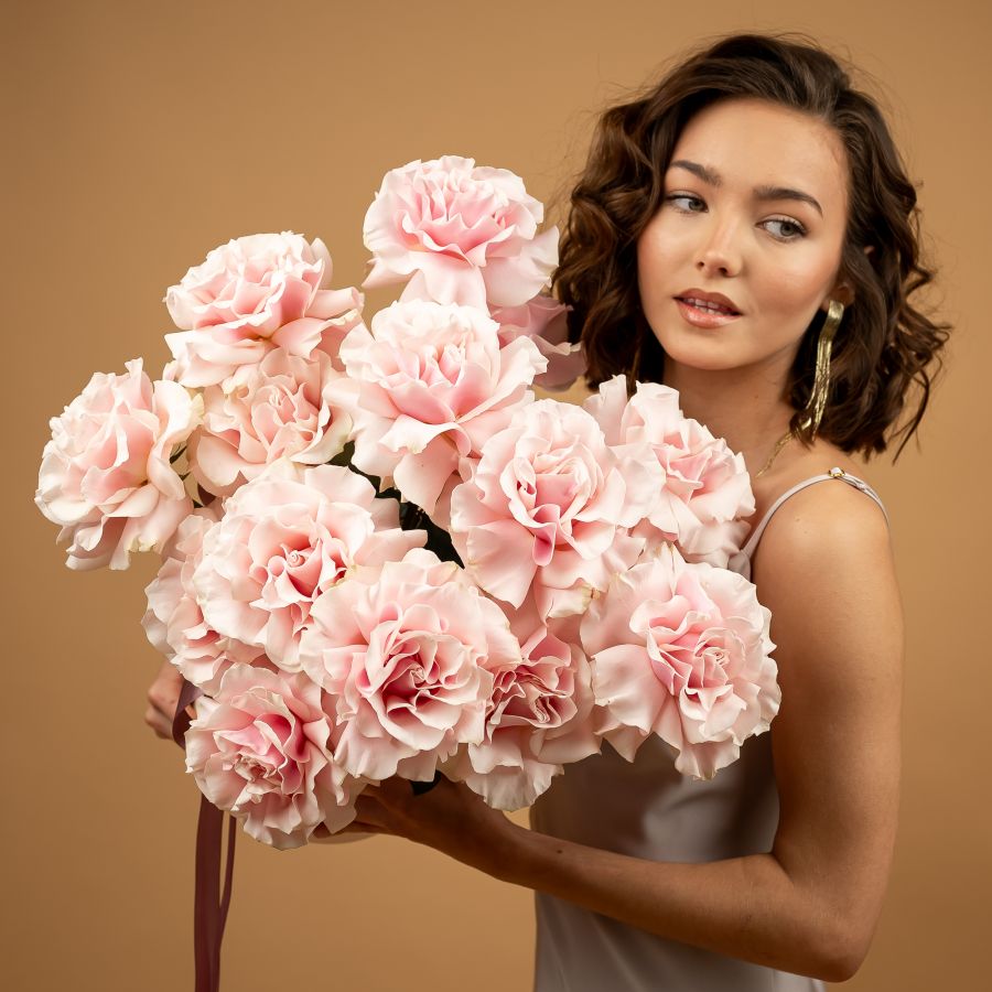 Коробка из 15  шт французких роз. 50 см.