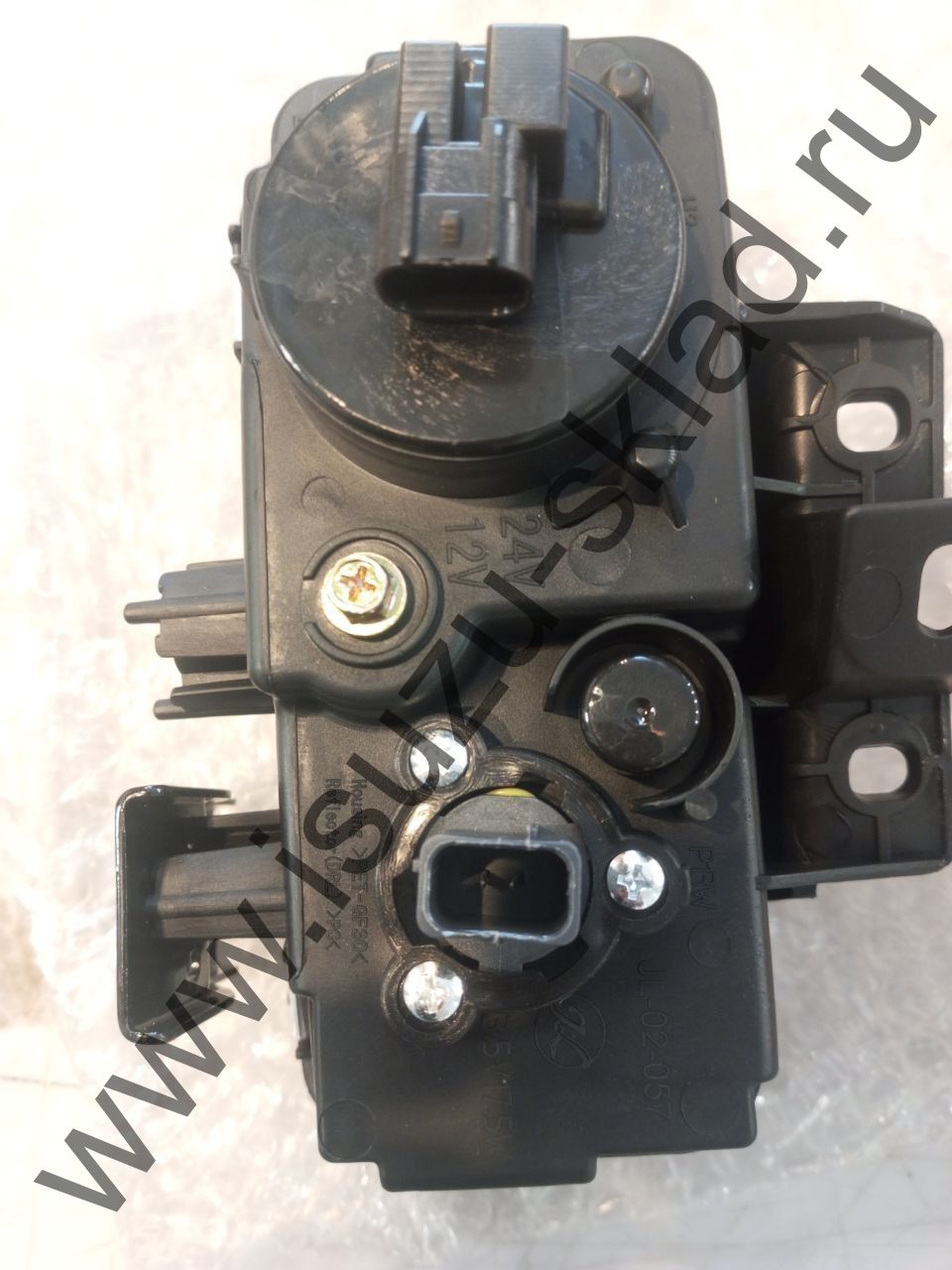 Фара противотуманная передняя левая евро 5 nlr85/nmr85/npr75/nqr90/fsr34/fsr90