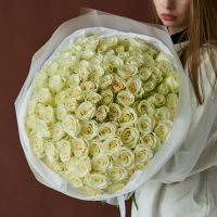 Белая роза 60 см в оформлении (от 11 шт)